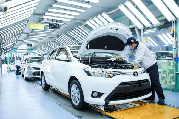 Sản xuất ô tô tại nhà máy Toyota Việt Nam. (Ảnh: Toyota Việt Nam).