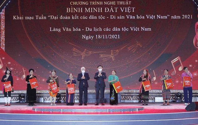 khai mạc Tuần “Đại đoàn kết các dân tộc - Di sản Văn hóa Việt Nam” năm 2021.