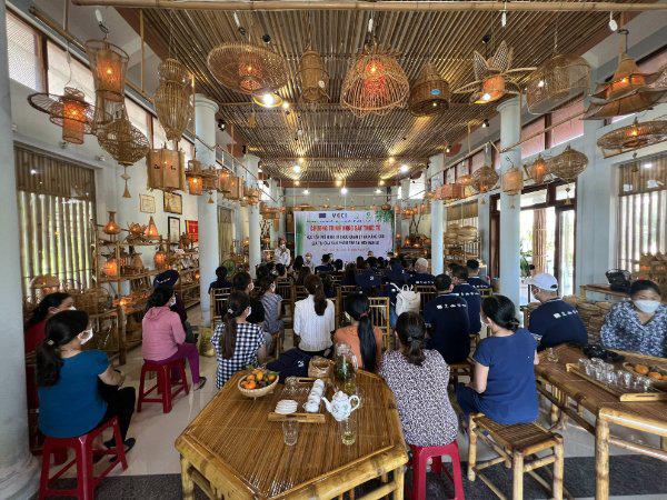 Tổ nhóm ngành tre Nghệ An học tập mô hình quản lý phát triển làng nghề và nâng cao giá trị của sản phẩm tre tại tỉnh Thừa Thiên Huế