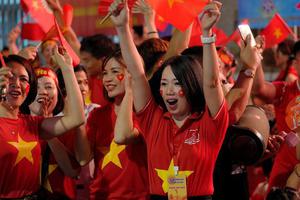 Tặng 100.000 đồng/người cho toàn dân ăn Tết...
