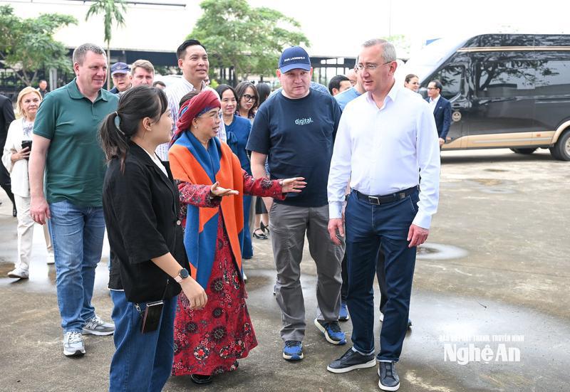 Đoàn công tác tỉnh Kaluga, Liên bang Nga tham quan trang trại và nhà máy của Tập đoàn TH