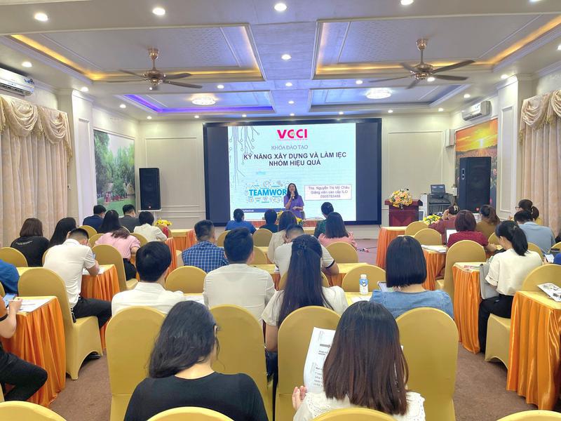 Khóa đào tạo “Kỹ năng xây dựng và làm việc nhóm hiệu quả” tại thành phố Vinh, Nghệ An do Chi nhánh VCCI tại Nghệ An tổ chức ngày 13/9/2023