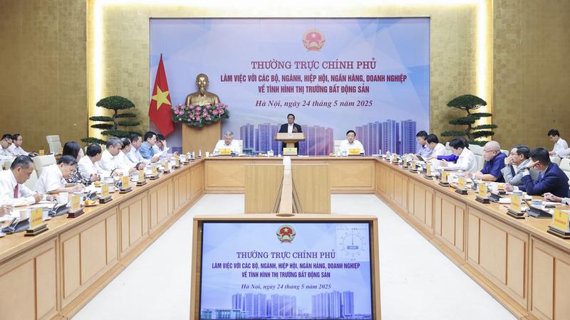 Thủ tướng: Xử lý nghiêm các hành vi đầu cơ, lũng đoạn thị trường bất động sản