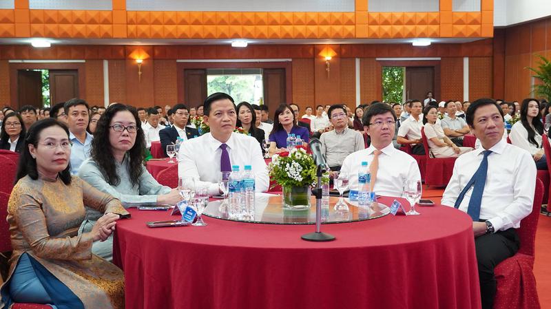 Lãnh đạo tỉnh Quảng Trị gặp mặt doanh nghiệp, nhà đầu tư năm 2026