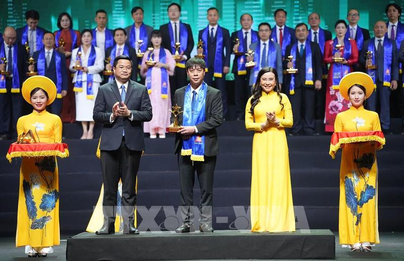 Giải thưởng Sao đỏ 2025: Doanh nhân lấy chữ tâm, chữ tín để phát triển doanh nghiệp