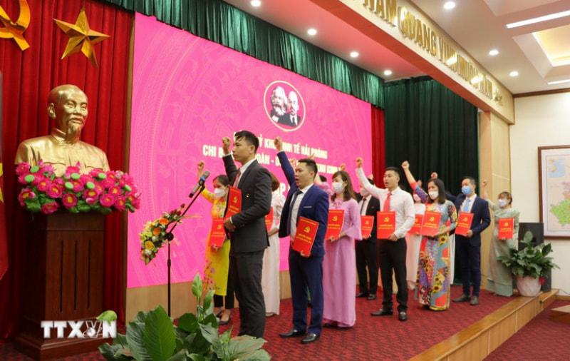 Sắp xếp tổ chức đảng tại các tập đoàn, tổng công ty, ngân hàng thương mại nhà nước