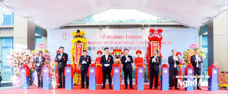 Khánh thành nhà máy sản xuất linh kiện điện tử quang học cao cấp tại KCN VSIP Nghệ An