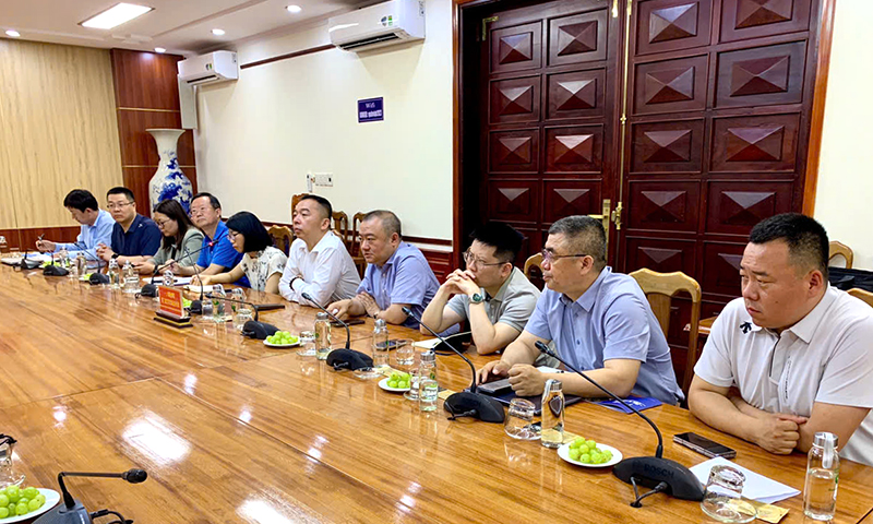 Đoàn các doanh nghiệp Trung Quốc tham gia buổi làm việc.
