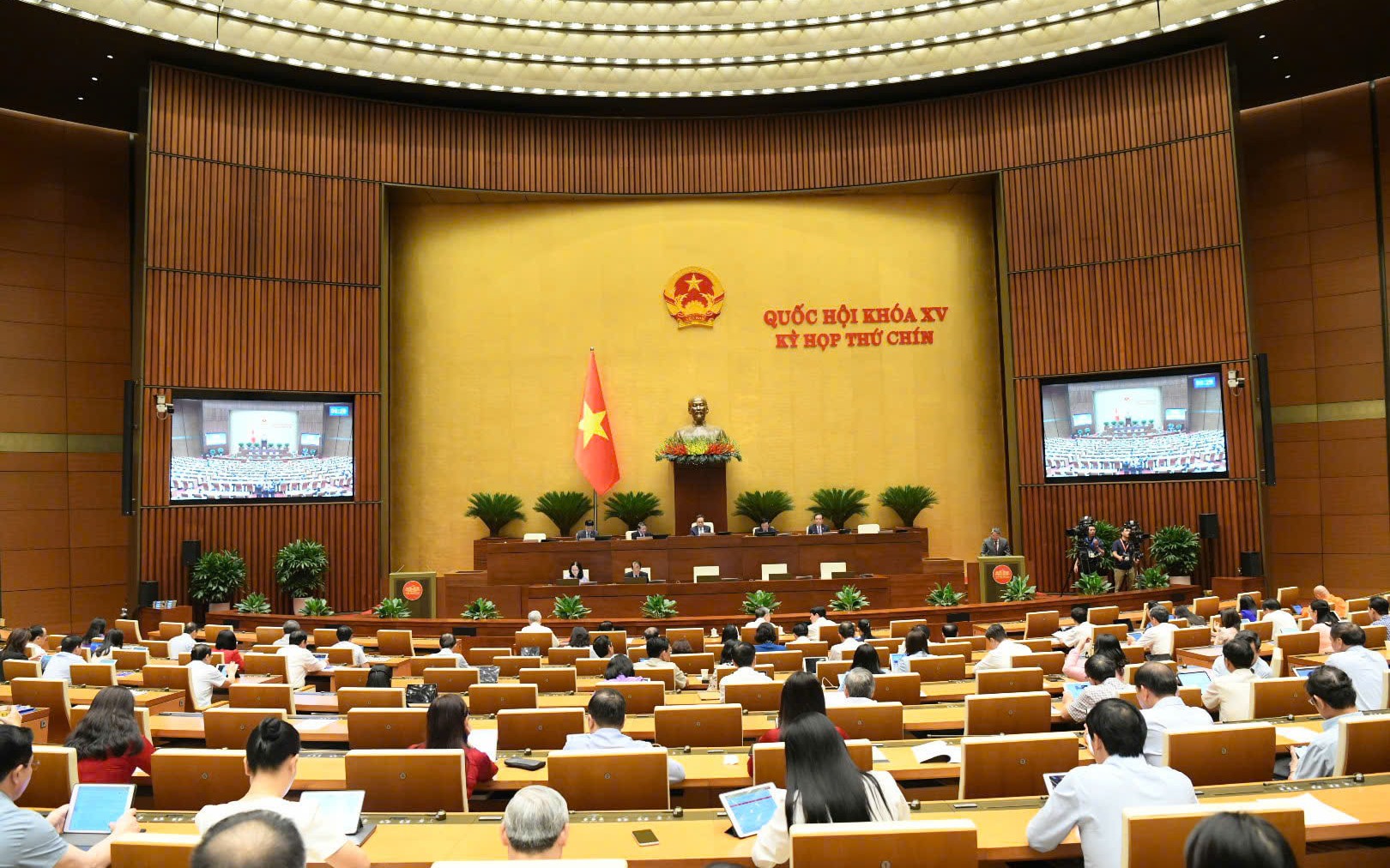 NGHỊ QUYẾT 198/2025/QH15 VỀ MỘT SỐ CƠ CHẾ, CHÍNH SÁCH ĐẶC BIỆT PHÁT TRIỂN KINH TẾ TƯ NHÂN